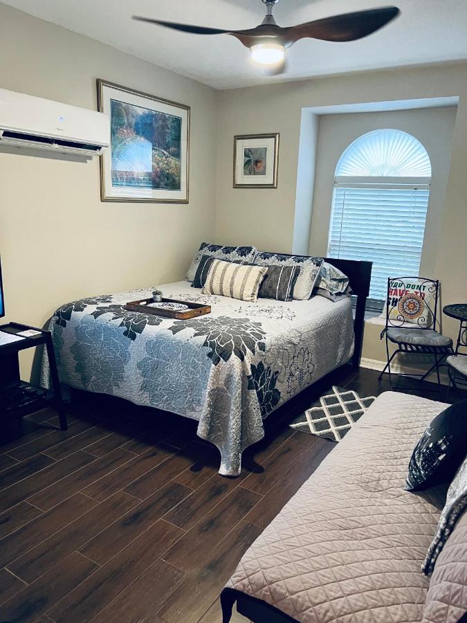 Ruskin Fl Private 2 Bdrm 1 Bath Suite Common Areas Shared With Host And Cat Экстерьер фото